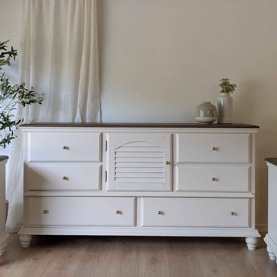 Sophisticated Solid Wood Bedroom Set by Rotta