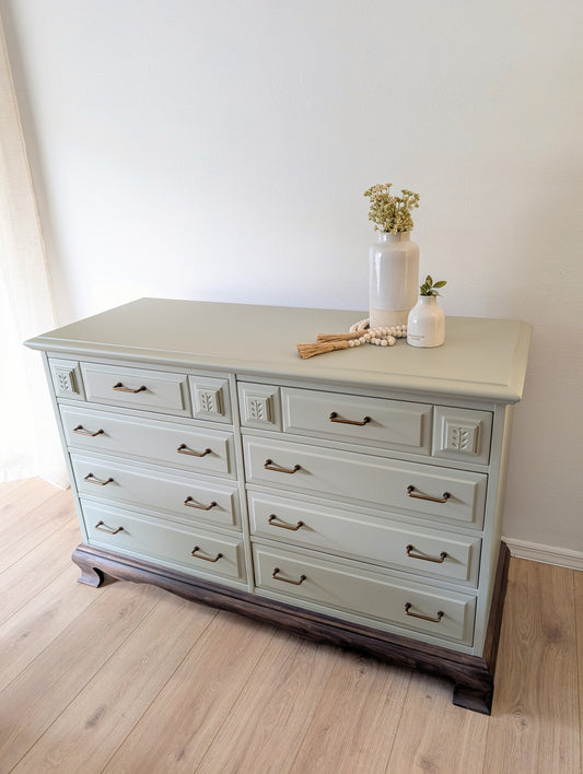 Stanley Distinctive Dresser 50-60s